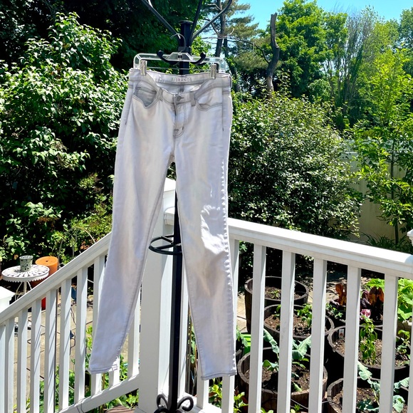 J.Brand 811 Polar Skinny’s - Picture 2 of 10